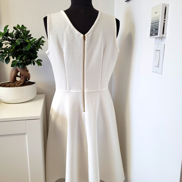 Gabby Skye White Dress - Picture 4 of 6